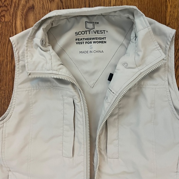 ScotteVest Featherweight Vest - Women - Picture 3 of 15